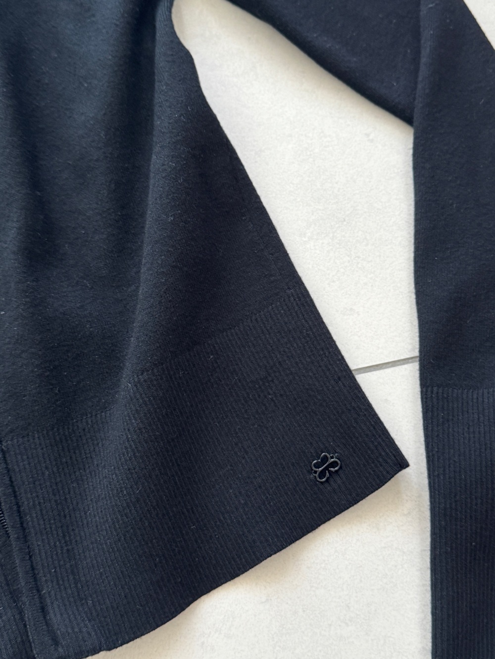SUNDAY BEST zip up - Picture 3 of 4
